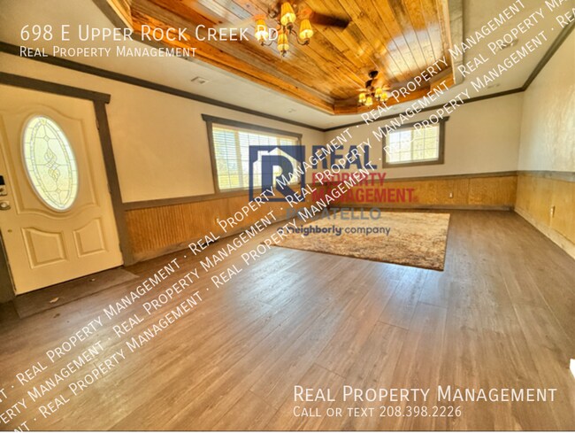 Building Photo - 698 E Upper Rock Creek Rd