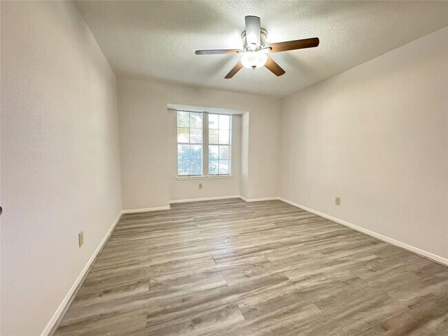 Building Photo - 2202 Windy Meadow Dr
