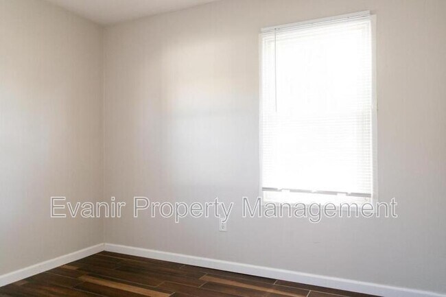 Building Photo - 1240 Berwald Dr