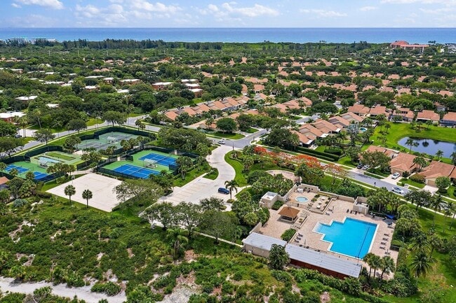 Building Photo - 3052 30th Ct