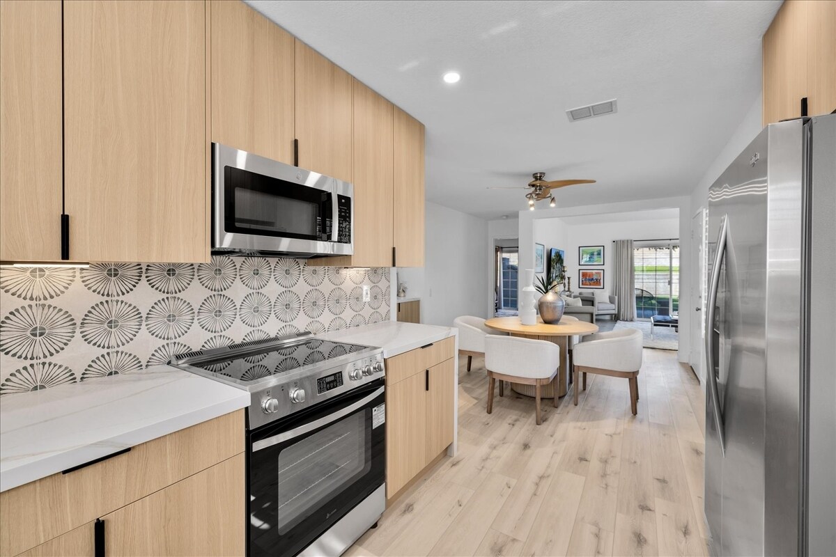 Building Photo - 2701 E Mesquite Ave