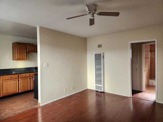 Building Photo - 1226 Gower N St