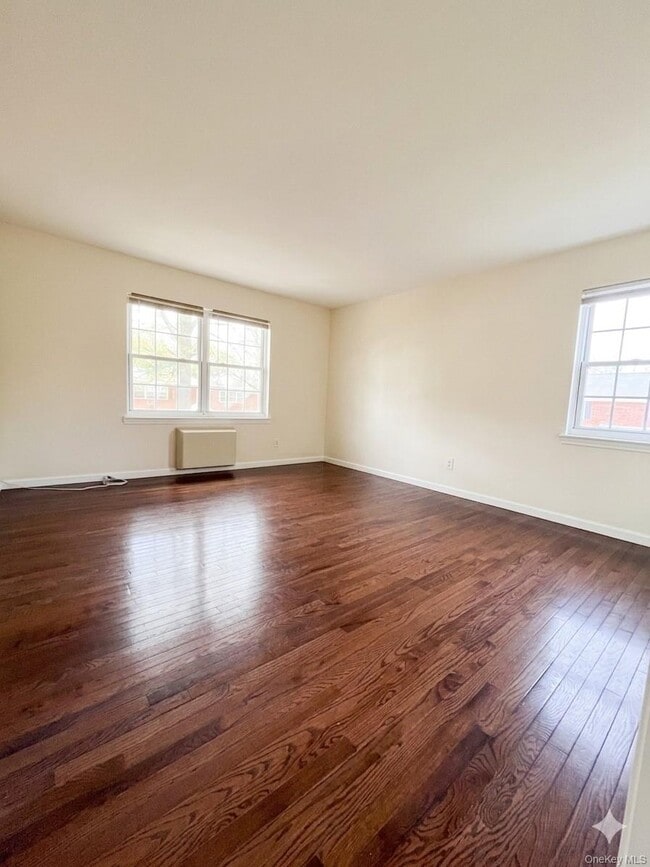 Building Photo - 5 Wildwood Dr