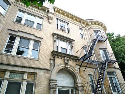 Building Photo - 202 St Paul St