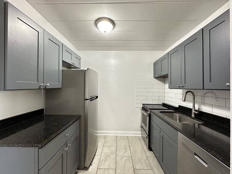 Building Photo - 1360 W Touhy Ave