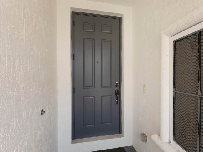Building Photo - 3028 Waterside Cir