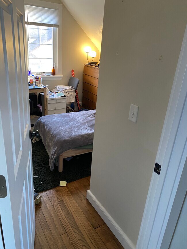 Building Photo - 1334 W Taylor Ave