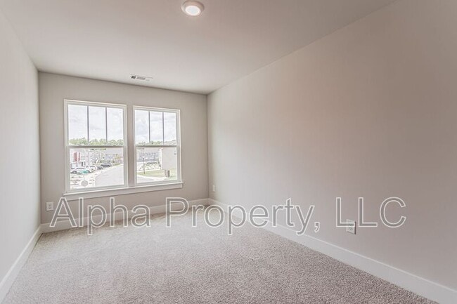 Building Photo - 124 Keel Ln