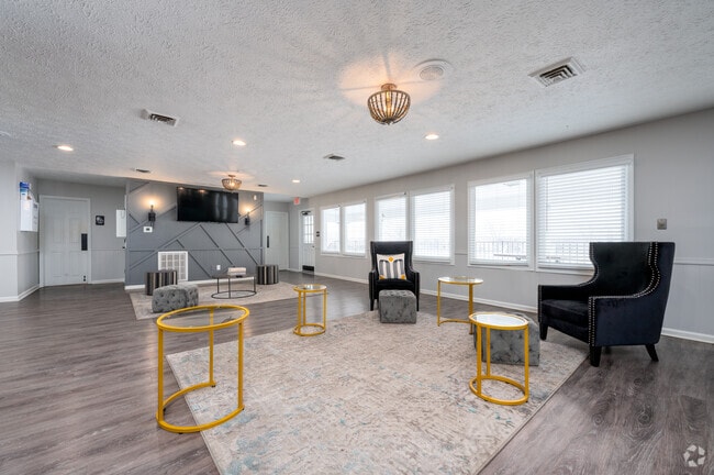 Interior Photo - Lake Castleton