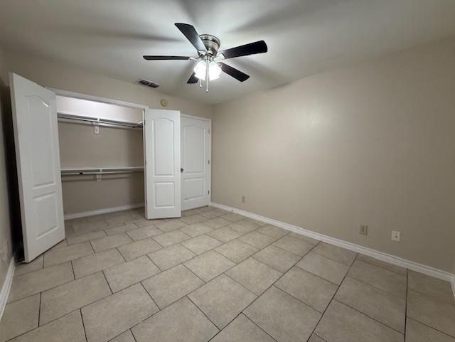 Building Photo - 2720 Camelot Dr