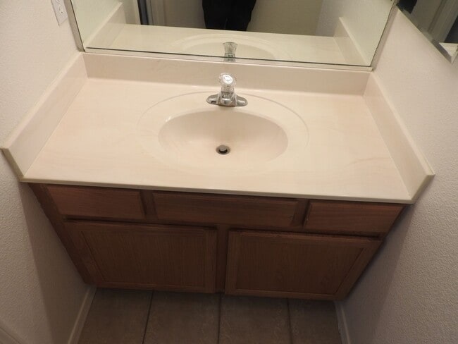 Building Photo - K-1022