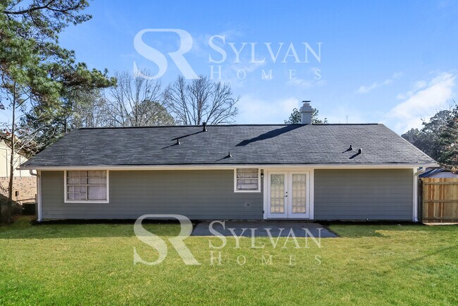 Building Photo - Enjoy one-level living in this 3 bedroom, 2 bathroom ranch-style home