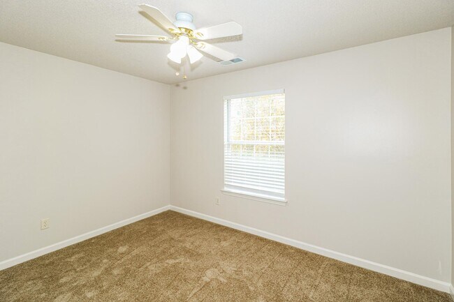 Building Photo - 11215 Ram Hill Cove
