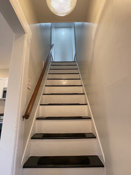 Building Photo - 26 Kenwood St