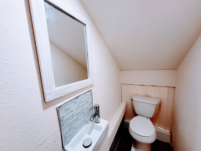 Building Photo - Bell B1