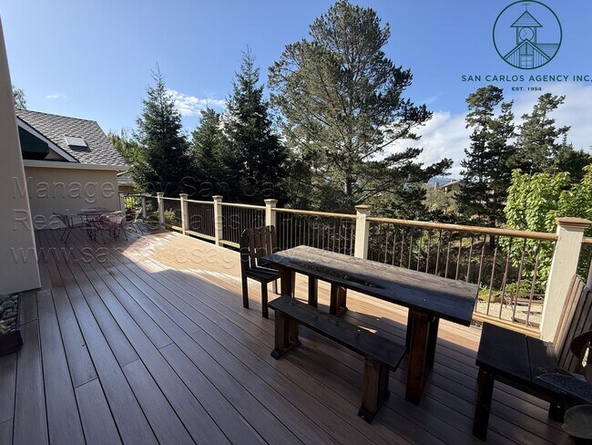 Building Photo - Spacious Five Bedroom Home in Gated High Meadow Neighborhood