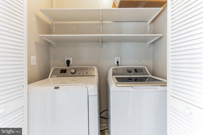 Building Photo - 11343 Aristotle Dr