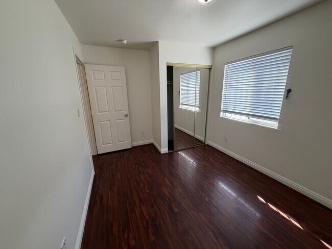 Building Photo - 79(633)