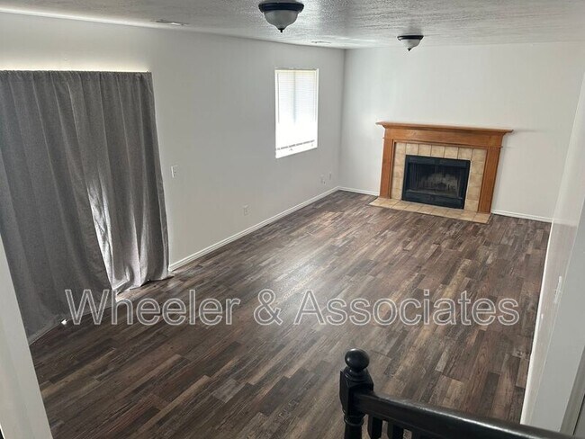 Building Photo - 1315 Brooke Ln