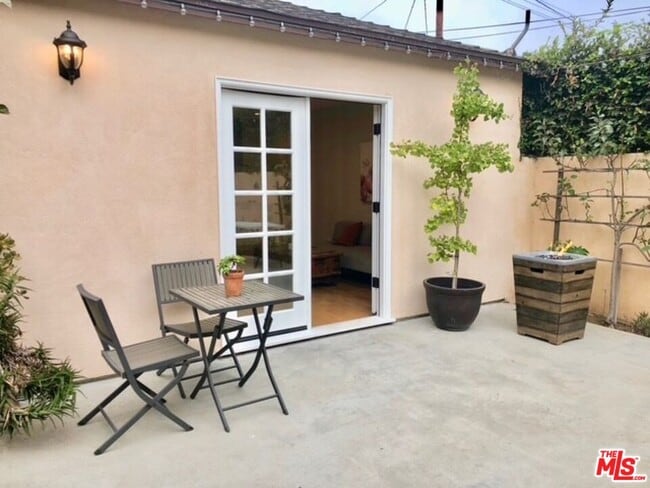 Building Photo - 4224 Beethoven St