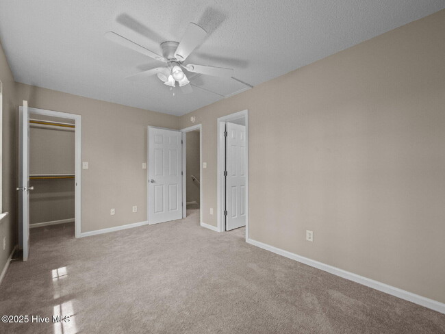 Building Photo - 51 Pirates Cove Dr