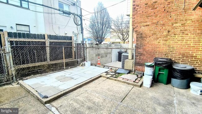 Building Photo - 2702 S 18th St