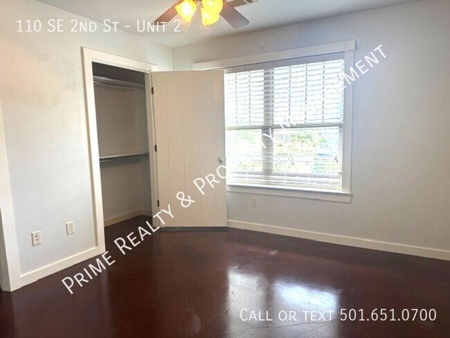 Building Photo - 110 SE 2nd St