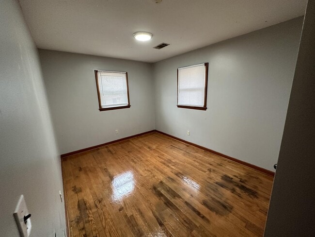 Building Photo - 1312 Ledford St