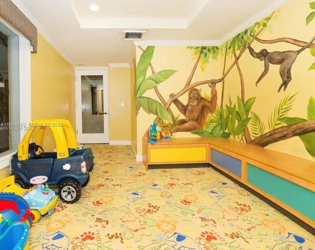 Building Photo - 17150 N Bay Rd