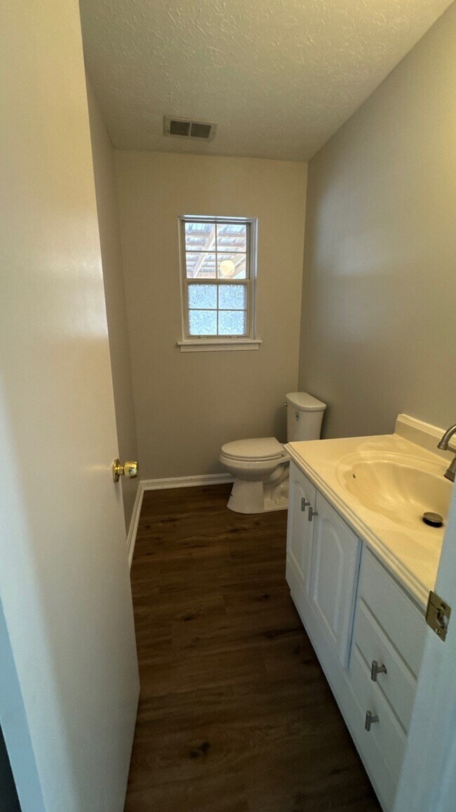 Building Photo - 4023 Summer Pl