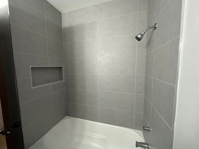 Building Photo - $1,800 - 3 Bed 2 Bath Home