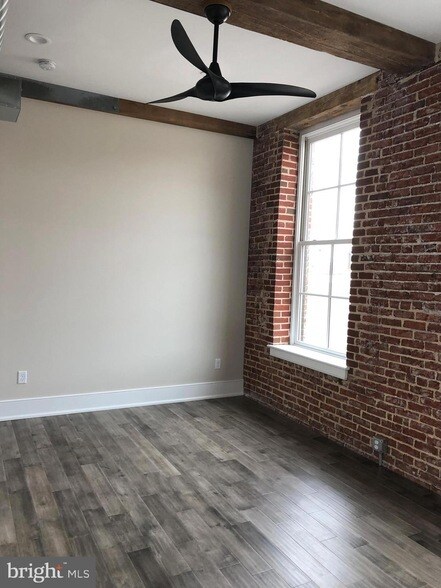 Building Photo - 48 N Broad St