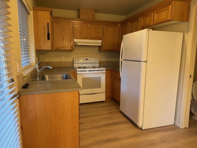 Building Photo - ro17