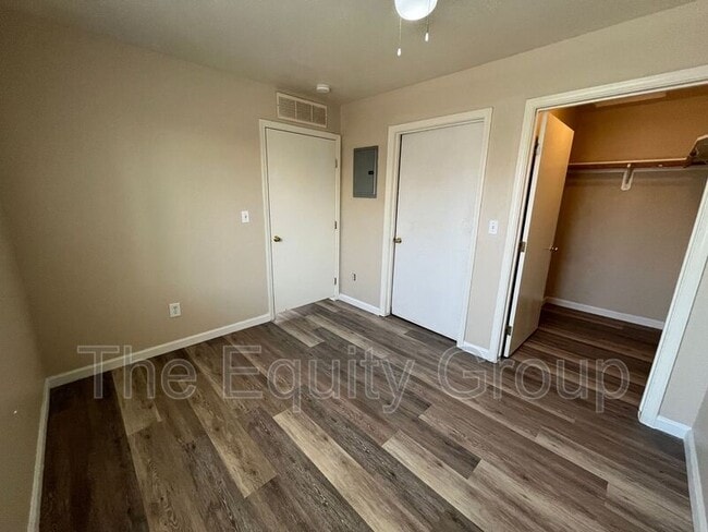 Building Photo - 198 S B St