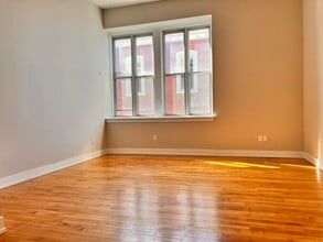 Building Photo - 4627 E. Thompson-2 Bed