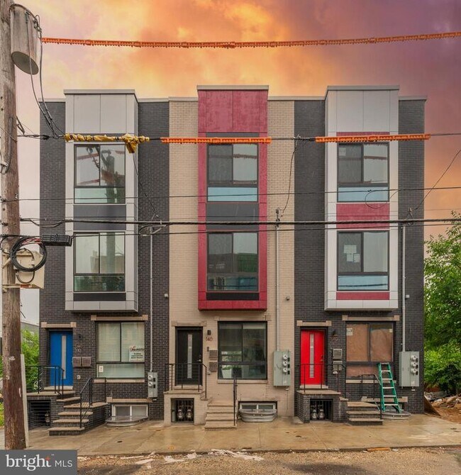 Building Photo - 143 W Huntingdon St
