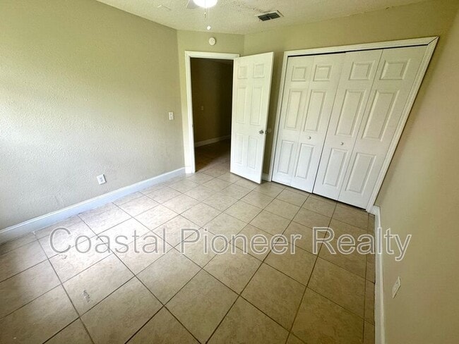 Building Photo - 5104 Aventura Blvd
