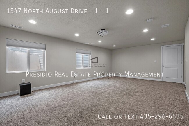 Building Photo - 1547 N August Dr