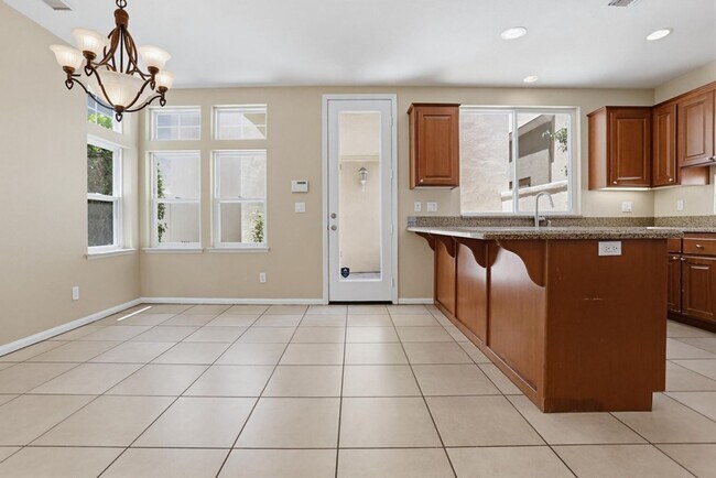 Building Photo - 3 Bedroom Home Available Now!
