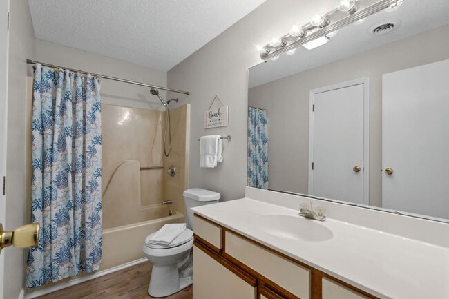 Building Photo - *** Golf Colony Surfside (Clean and Updated Fully Furnished, Medium Term Rental)***