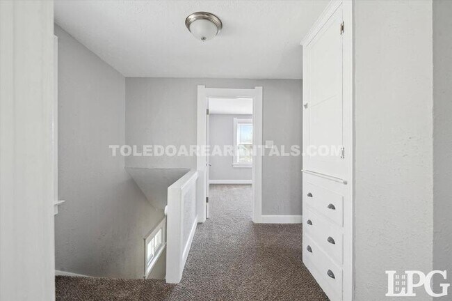 Building Photo - 630 Colima Dr