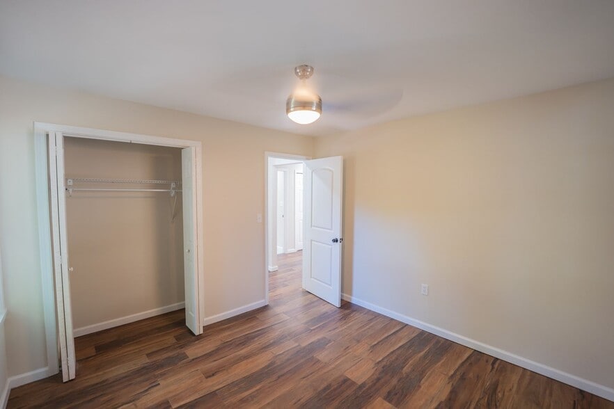 Building Photo - 1090 Indale Pl SW
