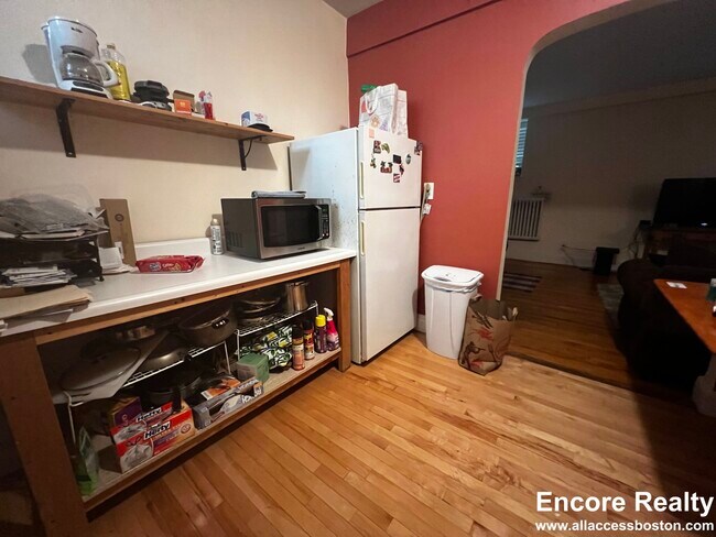 Building Photo - 1555 Beacon St