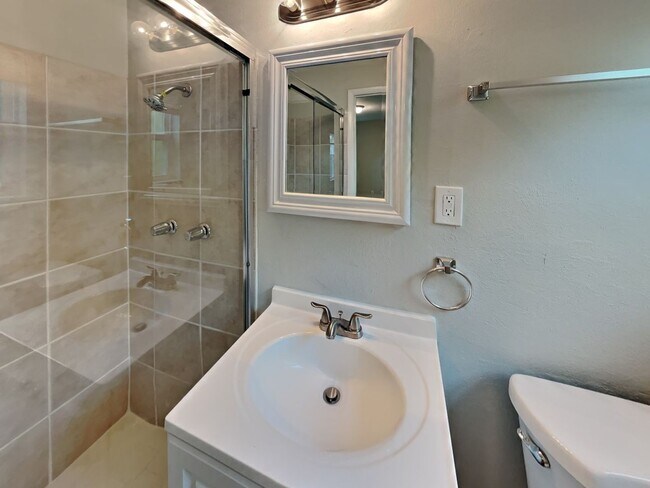 Building Photo - Newly Renovated 3BR/2BA Home in Dallas