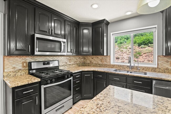 Building Photo - 1676 S Mountain Vw Cir