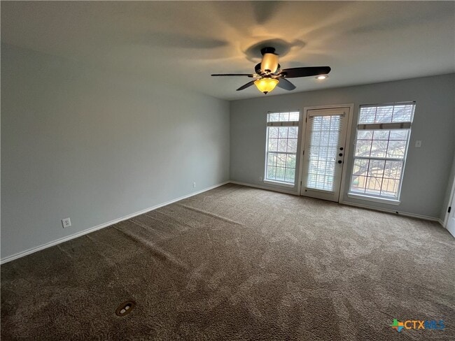 Building Photo - 2013 Highland Dr