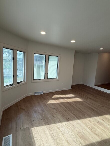 Building Photo - 104 Forton St