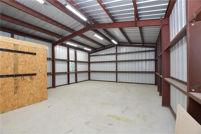 Building Photo - 208 Sendero Cove