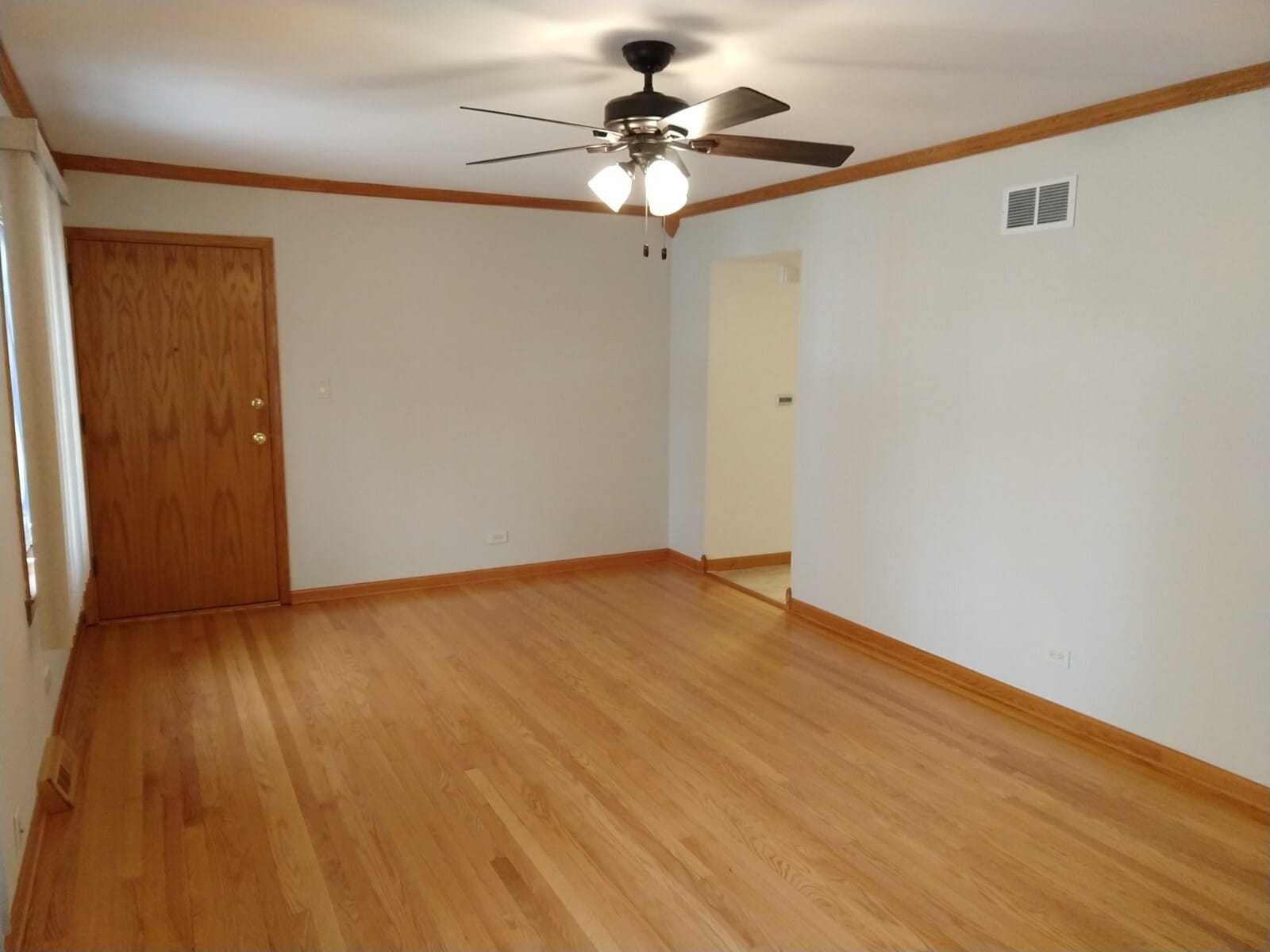 Building Photo - 1343 Woodview Ln