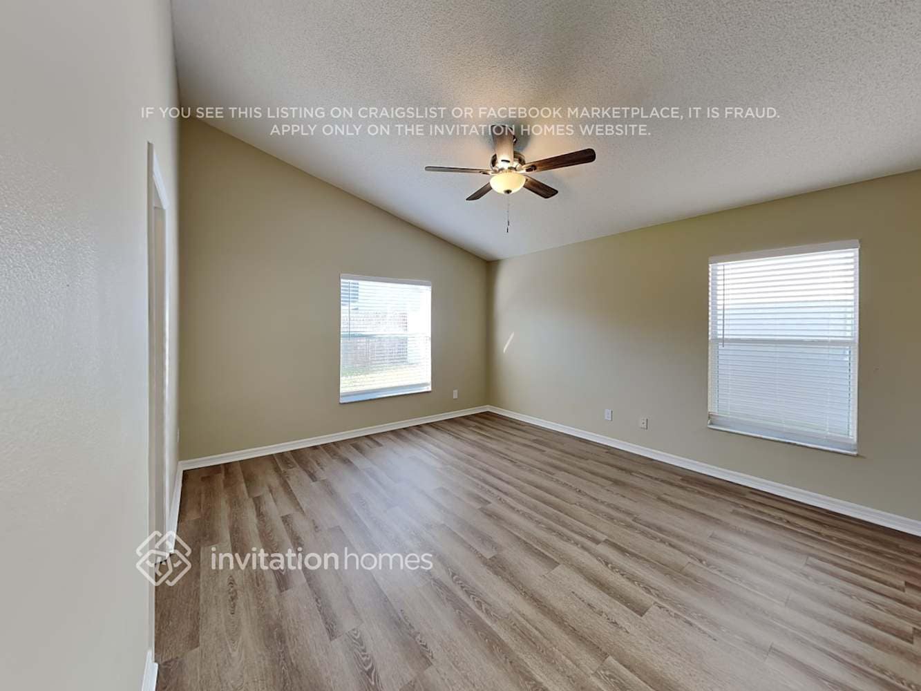 Building Photo - 14149 Castle Rock Dr